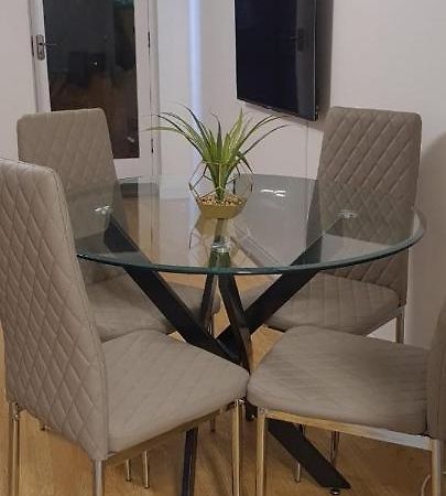 Lovely 2 Bedroom Flat With Free Parking New Southgate エクステリア 写真