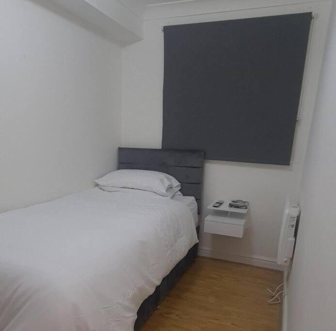 Lovely 2 Bedroom Flat With Free Parking New Southgate エクステリア 写真