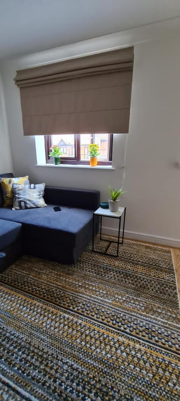 Lovely 2 Bedroom Flat With Free Parking New Southgate エクステリア 写真